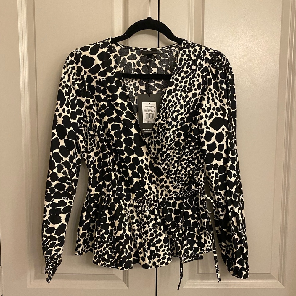 NWT Who What Wear Leopard Print Wrap Top - Picture 2 of 6